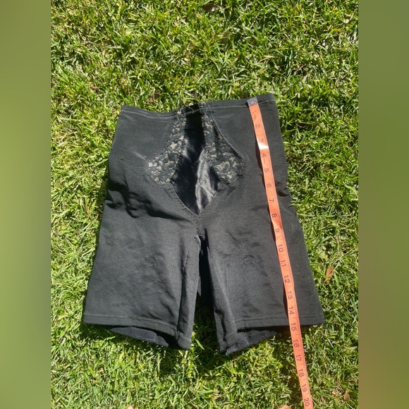 60s Vintage Black Girdle Shorts w Lace Detailing - Picture 7 of 7